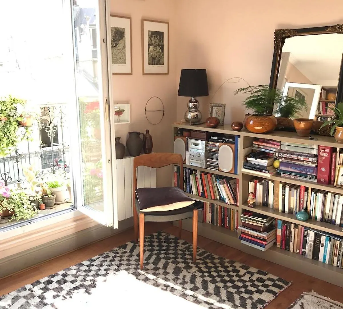 Cozy Montmartre Apartment With Views Over Rooftops Paris