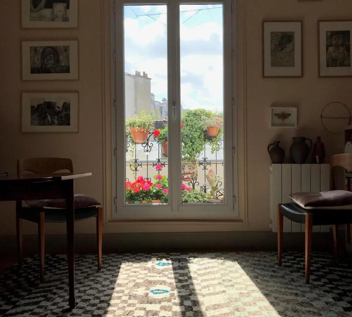 Cozy Montmartre Apartment With Views Over Rooftops Paris 0*,