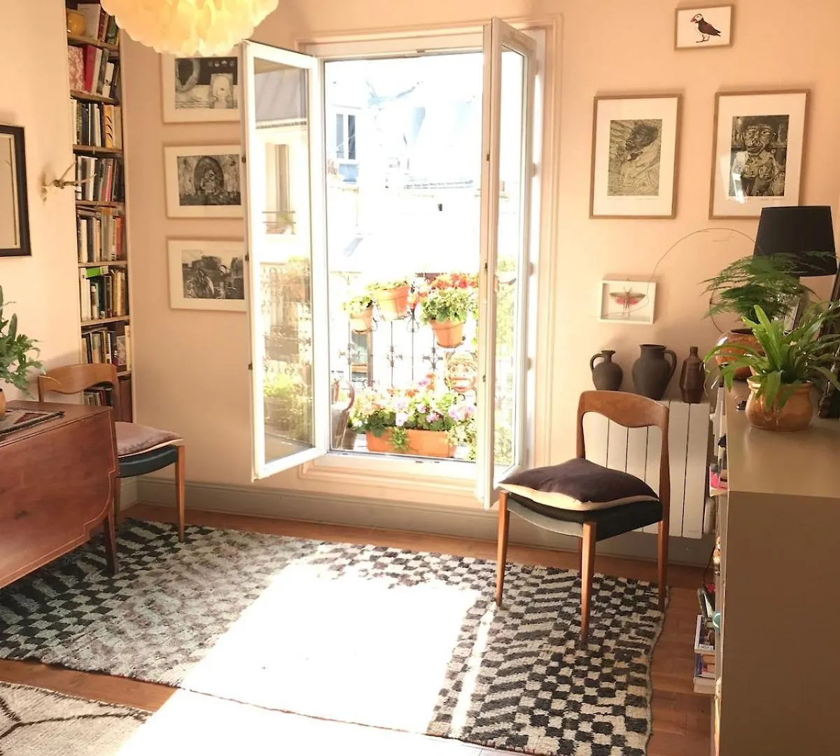 Cozy Montmartre Apartment With Views Over Rooftops Paris